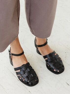 Either Or Fisher Heel (Black)